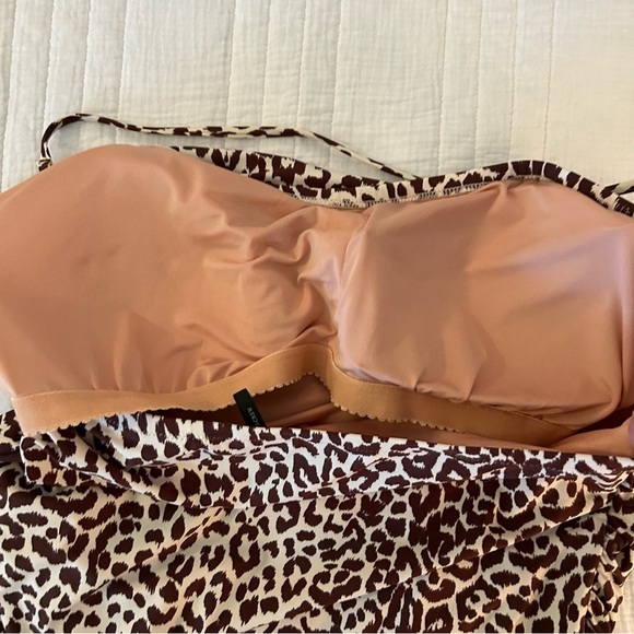 J. Crew Ruched Bandeau Leopard Print One Piece Swimsuit. Size 24. - Picture 9 of 14